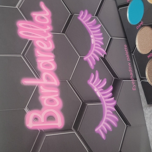 BeeBeauty London Barbarella Eyeshadow Palette - Picture 5 of 8